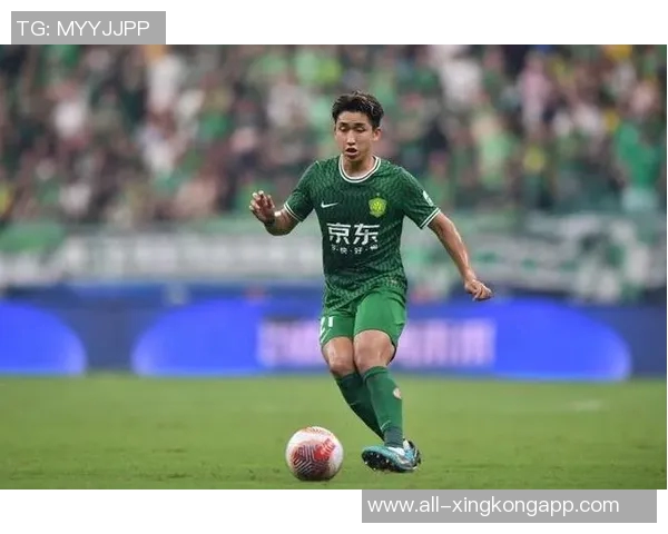 国安球迷机场送别塞蒂恩张源泪洒离别情深