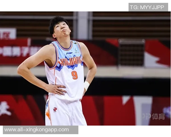 周琦防守表现突出半场贡献3分7篮板1抢断2盖帽助力球队